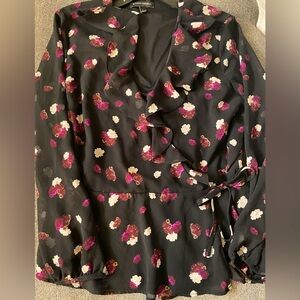 Banana Republic Women’s Black Purple Floral Wrap Floral Wrap Blouse Large